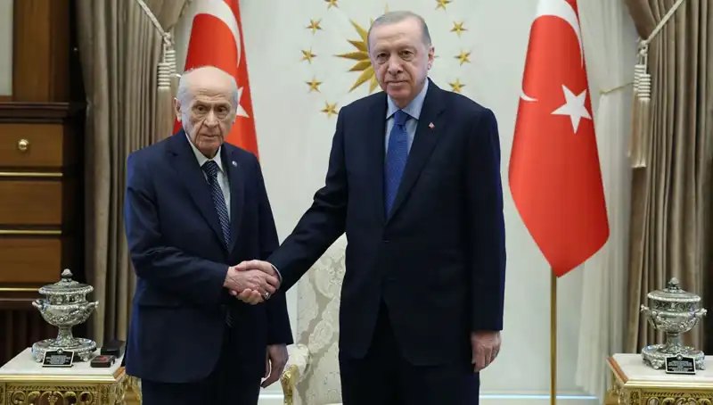Erdoğan ve Bahçeli Görüşmesi: Siyasi Gelişmelerin Ardındaki Perde