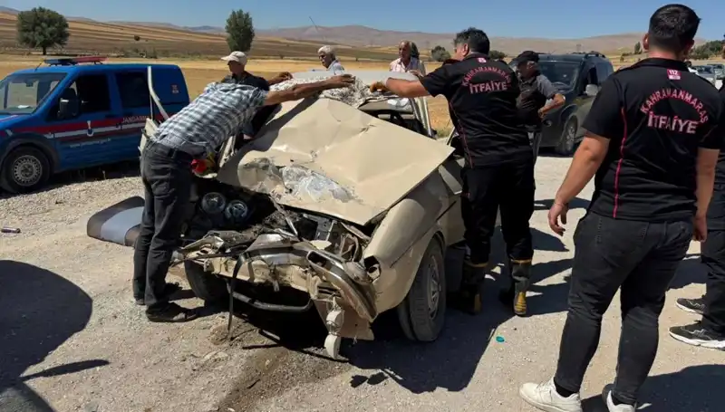 Kahramanmaraş'ta Kamyonet ve Otomobil Çarpıştı: Kaza Sonrası Yaşananlar