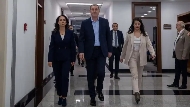 DEM Parti Heyeti, Bugün İki Önemli Siyasi Görüşme Gerçekleştiriyor