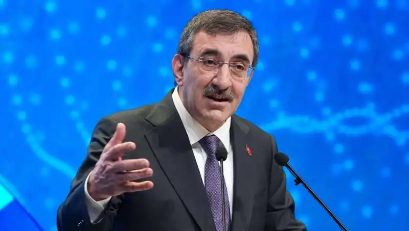 Cevdet Yılmaz'dan CHP Kurultayı Üzerine Şaşırtan Açıklamalar ve İki Alternatif