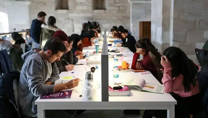 Üniversiteler 2024-2025 Eğitim Dönemi Başlangıç Tarihlerini Açıkladı!
