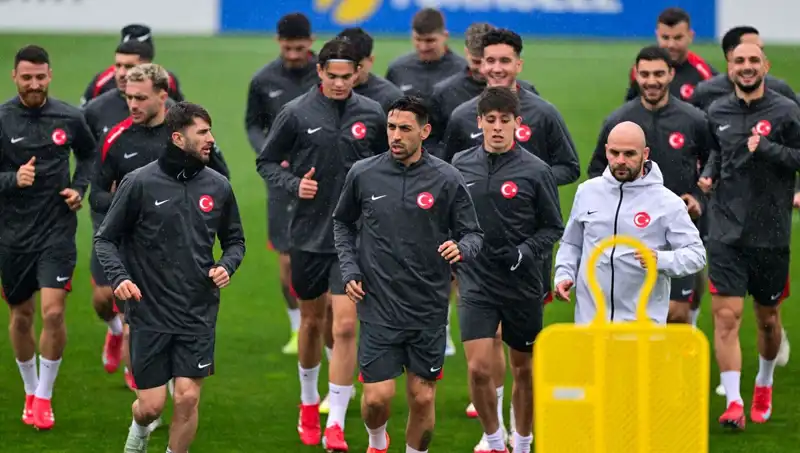 Millilerde Şok! İki Yıldız Futbolcu Ağrılarından Dolayı Kadrodan Çıktı