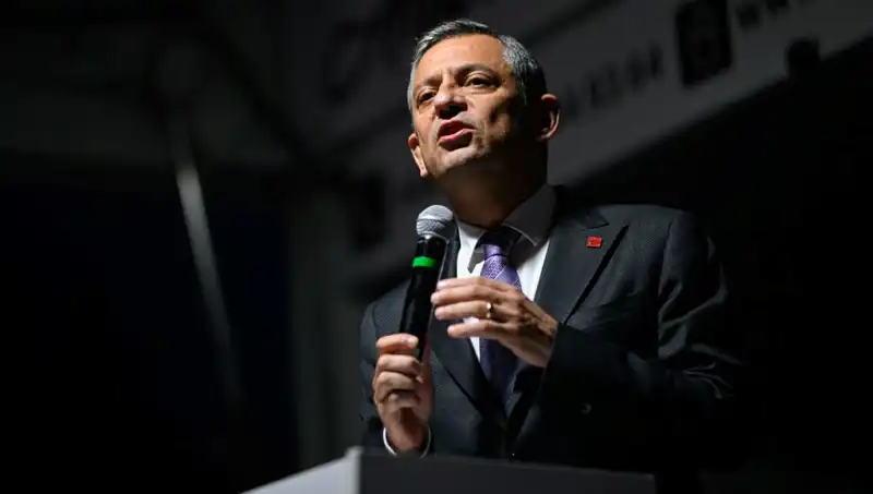 Özgür Özel’den Emekli İkramiyeleri Üzerine Çarpıcı Açıklamalar