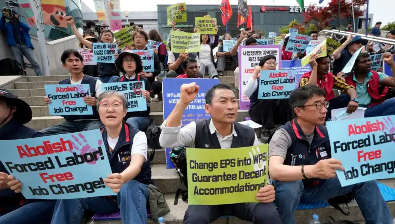 Güney Kore'de Sarı Zarf Yasası Meclisten Geçti: İşçi Bayramı Kutlamaları Başlıyor!