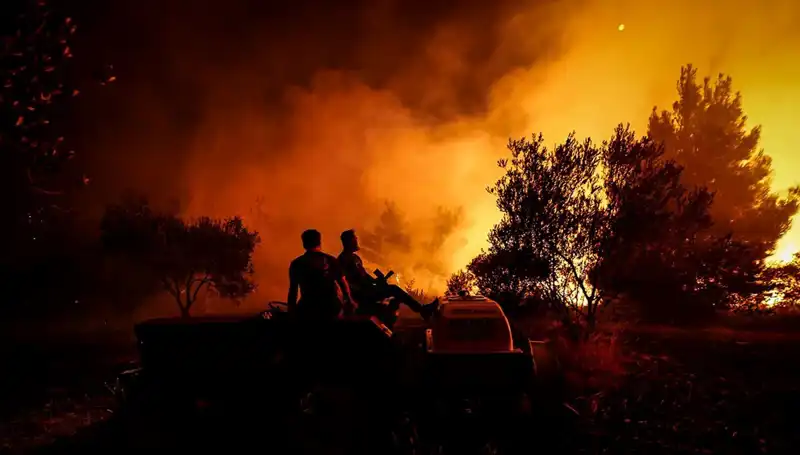 Çanakkale’deki Orman Yangını Hızla Büyüyor: 785 Kişi Tahliye Edildi!