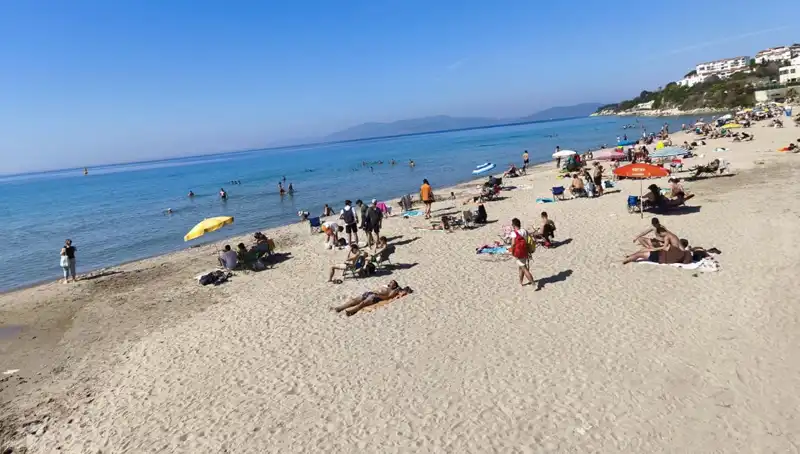 Bu Hafta Sonu Güneşin Altında Plaj Keyfi! Sıcaklıklar Rekor Kırıyor
