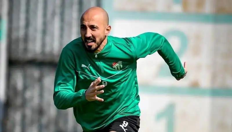 Milli Futbolcudan Şaşırtan Karar: Kariyerine 2. Lig'de Devam Ediyor
