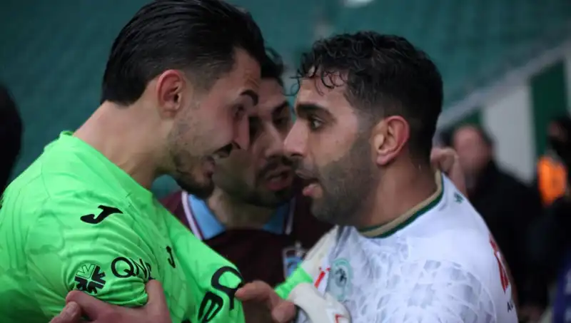Konyaspor-Trabzonspor Maçında Uzak Durulması Gereken Anlar: Futbolcular Arasında Gerilim Tırmandı