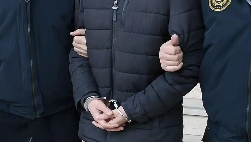 Samsun'da Hırsızlık ve Silahlı Tehditten Aranan Firari Kişi Yakalandı