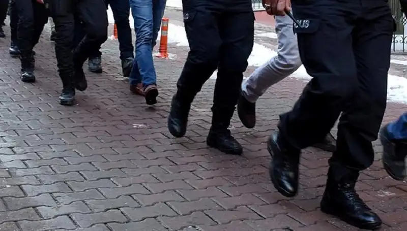 Antalya'da Silah Kaçakçılarına Şok Operasyon: 10 Gözaltı