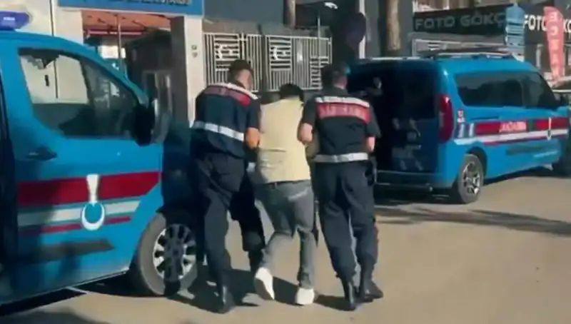 10 İlde Gerçekleştirilen Dev Operasyonda 74 Suçlu Gözaltına Alındı