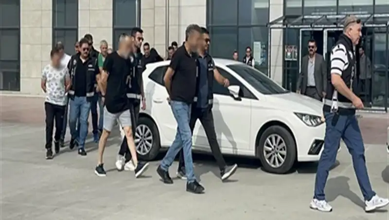 Türkiye'de 36 Bin Kişiye Hayal Satıp 10 Milyar Lira Dolandırıldıkları Ortaya Çıktı!