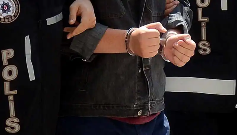 FETÖ'nün Emniyet Yapılanmasına Büyük Operasyon: 16 Gözaltı Gerçekleşti